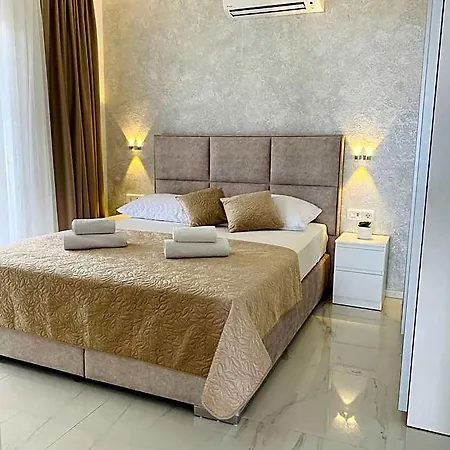 Sunshine House 3*